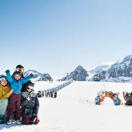 Ξενοδοχείο με διαμερίσματα Oskar